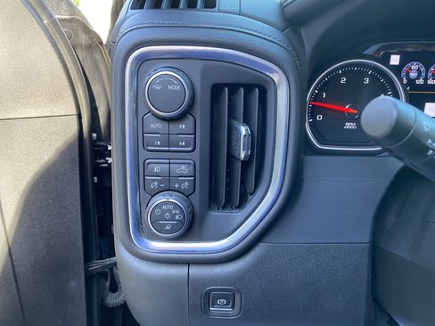 Used 2023 Chevrolet Silverado 3500 High Country image 18