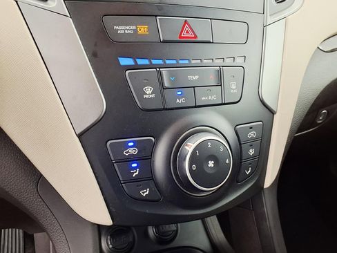 Used 2018 Hyundai Santa Fe Sport FWD image 19