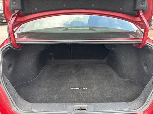 Used 2024 Nissan Sentra SV image 40