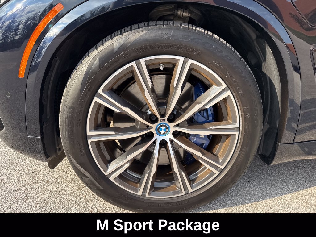 Used 2023 BMW X5 xDrive45e w/ Executive Package AWD/4WD image 11