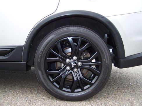 Used 2019 Mitsubishi Outlander LE image 23