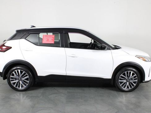 Certified 2022 Nissan Kicks SV image 15