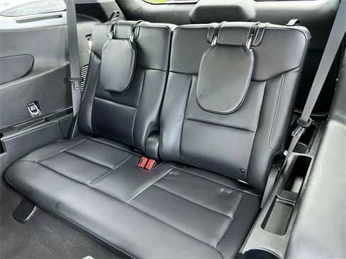 Certified 2023 Ford Explorer XLT w/ Equipment Group 202A image 15