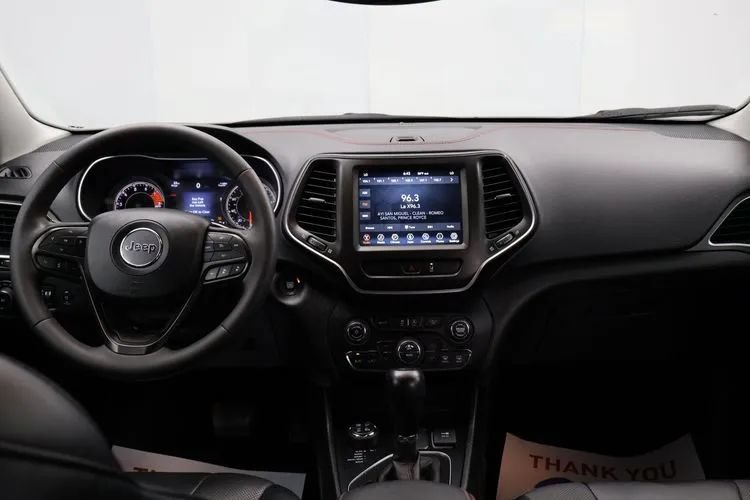 Used 2022 Jeep Cherokee Trailhawk w/ Premium Leather Package AWD/4WD image 19