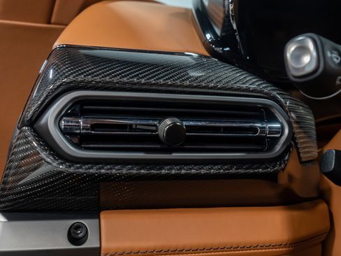 Used 2025 Aston Martin Vanquish image 42