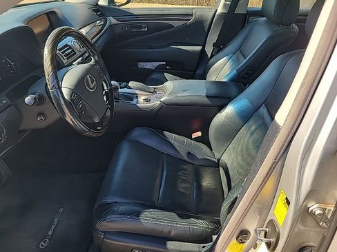 Used 2013 Lexus LS 460 image 4