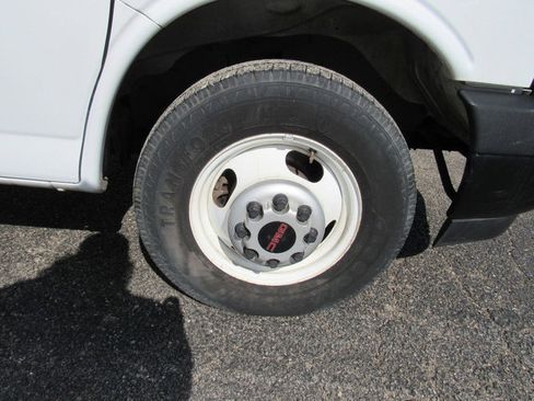 Used 2022 GMC Savana 3500 Extended w/ Power Convenience Package RWD image 10