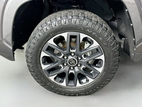 Used 2024 Toyota Tundra Limited image 32