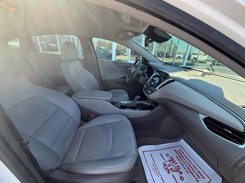 Used 2016 Chevrolet Malibu LT w/ Leather Package image 12