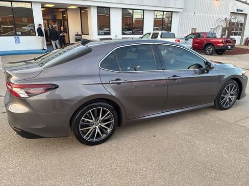Used 2023 Toyota Camry XLE image 8