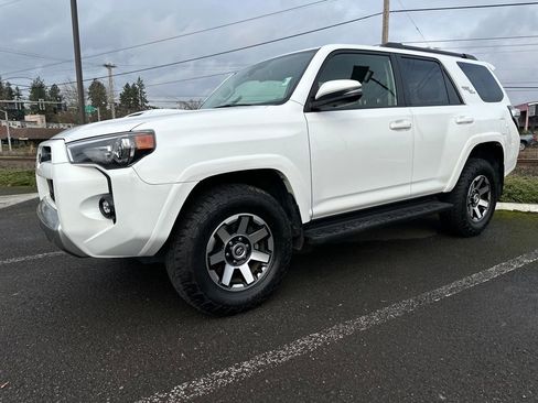 Used 2023 Toyota 4Runner TRD Off-Road Premium AWD/4WD image 2