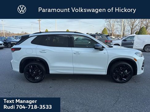 New 2026 Volkswagen Tiguan SE R-Line AWD/4WD image 9