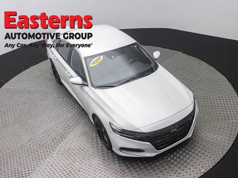 Used 2018 Honda Accord Sport image 3