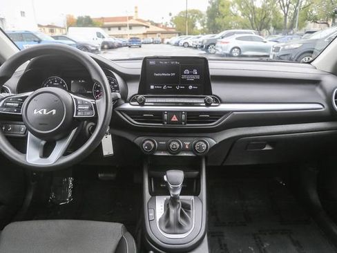 Certified 2022 Kia Forte LXS w/ LXS Technology Package image 13