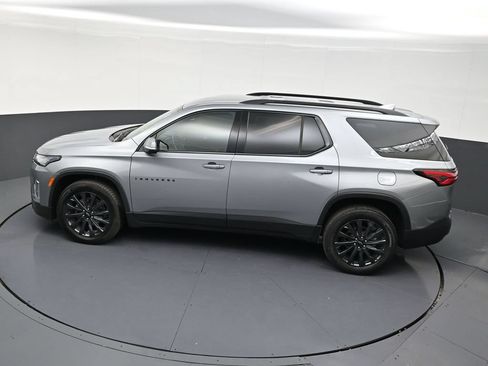 Used 2023 Chevrolet Traverse RS FWD image 10