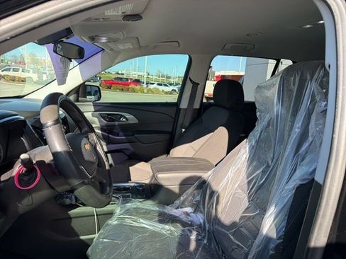 Used 2020 Chevrolet Traverse LS w/ LPO, Blackout Package image 5