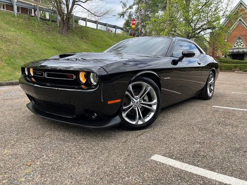 Used 2022 Dodge Challenger R/T RWD image 46