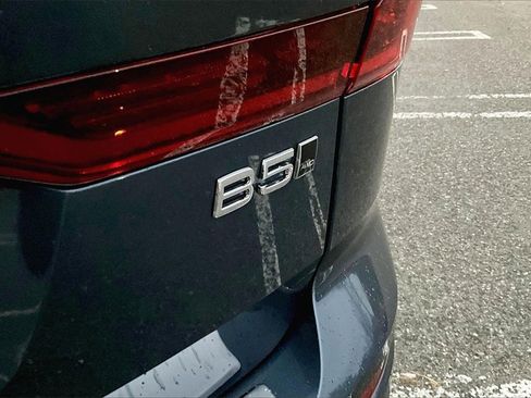 New 2026 Volvo XC60 B5 Plus w/ Protection Package Premier image 8