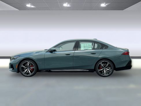 New 2026 BMW 530i w/ M Sport Package RWD image 2