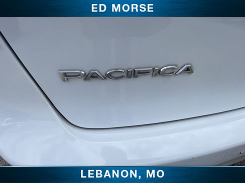 Used 2023 Chrysler Pacifica Touring-L FWD image 29