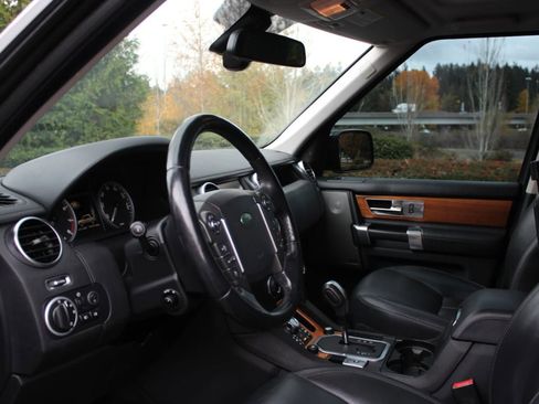 Used 2011 Land Rover LR4 HSE LUX image 21