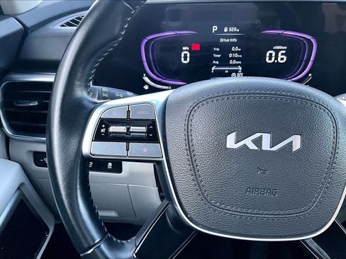 Certified 2025 Kia Telluride S FWD image 24