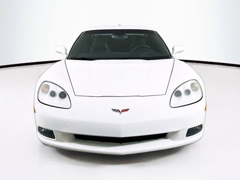 Used 2005 Chevrolet Corvette Coupe w/ Preferred Equipment Group image 2