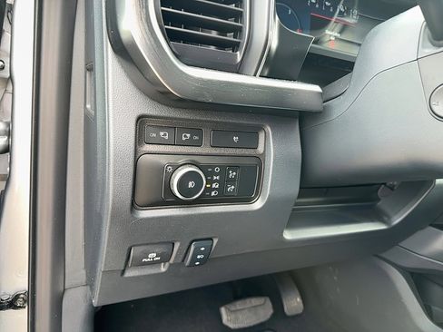 Used 2024 Ford F350 Lariat image 25