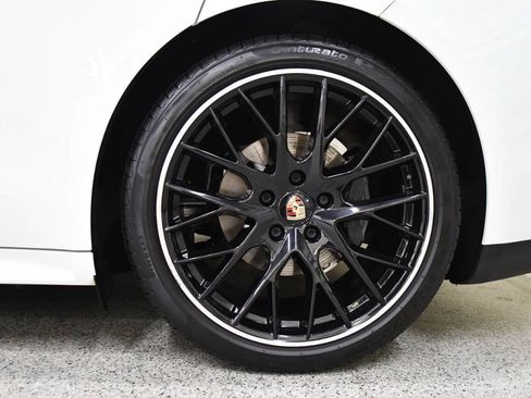 Used 2021 Porsche Panamera RWD image 27