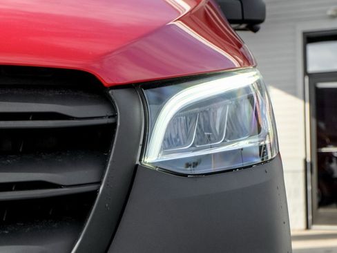 Used 2025 Mercedes-Benz Sprinter 2500 image 7