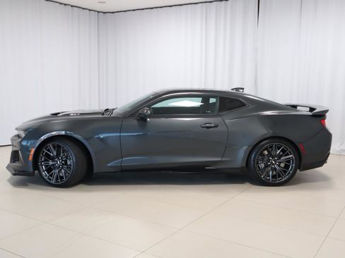 Used 2017 Chevrolet Camaro ZL1 image 2