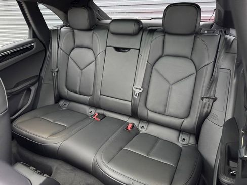 New 2026 Porsche Macan image 31