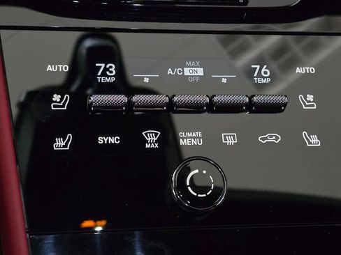 Certified 2025 Porsche Cayenne Coupe image 27