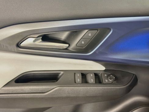 Used 2024 Chevrolet Equinox EV LT FWD image 15