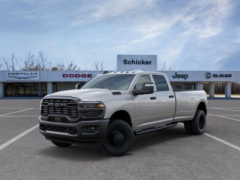 New 2026 RAM 3500 Tradesman AWD/4WD image 32