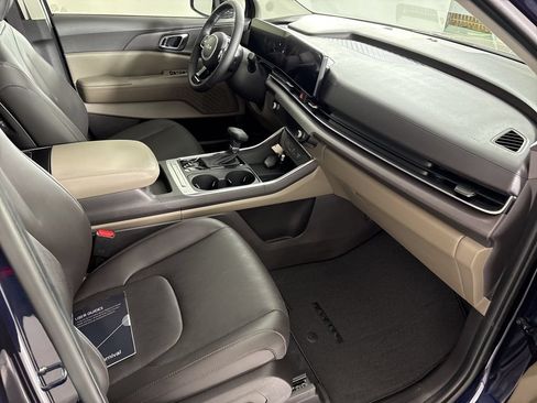 New 2026 Kia Carnival EX FWD image 48
