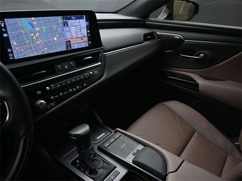 Used 2022 Lexus ES 350 Ultra Luxury image 11
