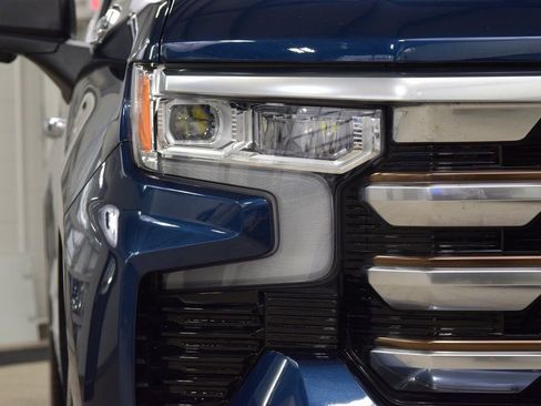 Used 2022 Chevrolet Silverado 1500 High Country w/ High Country Premium Package image 10