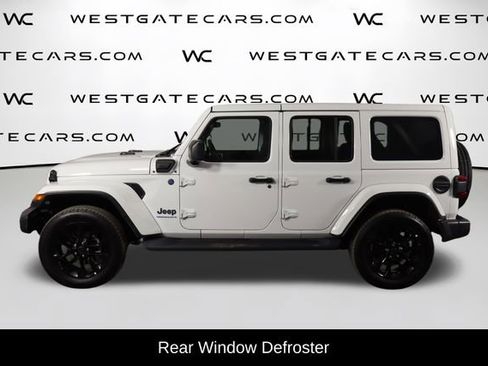Used 2025 Jeep Wrangler Unlimited Sahara AWD/4WD image 5