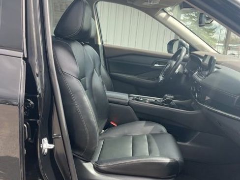 Used 2023 Nissan Rogue SL w/ SL Premium Package image 32