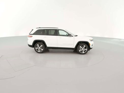 New 2025 Jeep Grand Cherokee Limited w/ Trailer Tow Package image 14