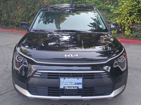 Certified 2025 Kia Niro EX w/ EX Cold Weather Package FWD image 13