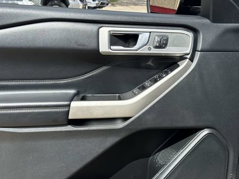 Used 2022 Ford Explorer Limited w/ Equipment Group 301A RWD image 24