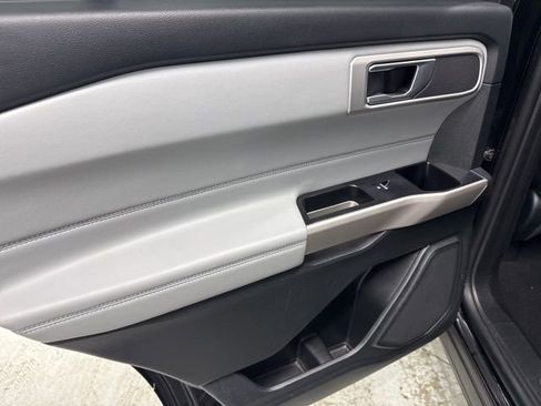 Used 2023 Ford Explorer XLT w/ Equipment Group 202A image 25