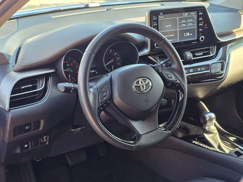 Used 2020 Toyota C-HR Limited image 21