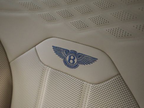 New 2025 Bentley Bentayga Extended Wheelbase image 44