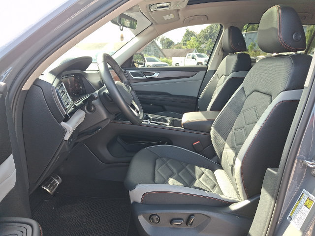 Used 2026 Volkswagen Atlas Peak Edition AWD/4WD image 2
