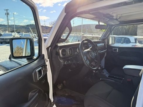 Used 2023 Jeep Wrangler Willys image 19