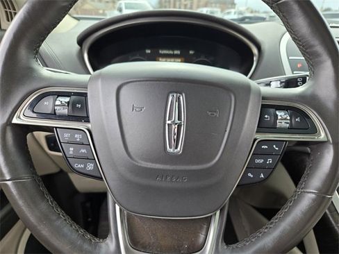 Used 2019 Lincoln Nautilus Reserve image 25