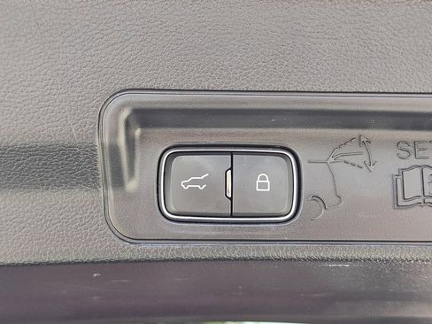 Used 2021 Ford Explorer XLT w/ Equipment Group 202A RWD image 13